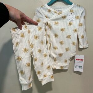 NWT Huggies sun print outfit